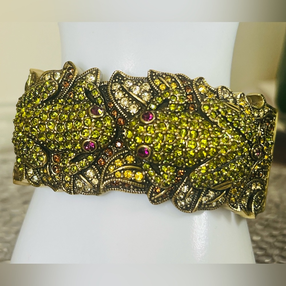 Heidi Daus 🆕 🐸 “Kissing Frogs” Clamper bracelet